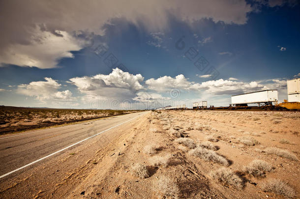 亚利桑那沙漠货运机车铁路