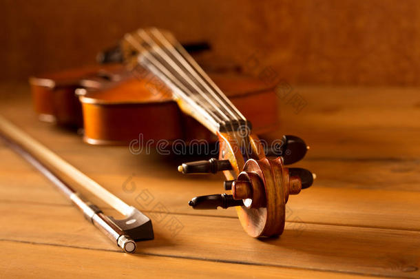 古典音乐木制背景小提琴复古