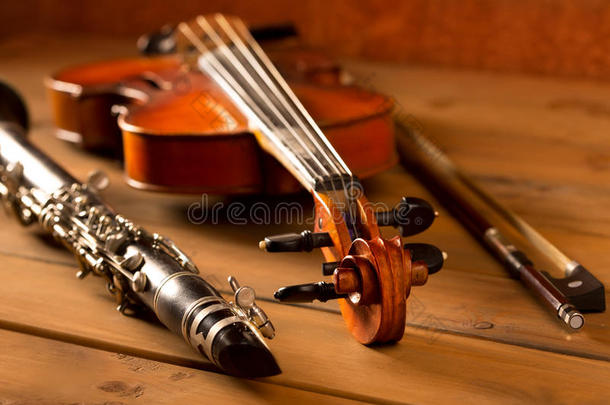 古典音乐古木小提琴和单簧管