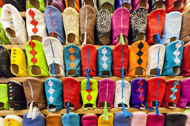 五颜六色的摩洛哥八宝鞋拖鞋。