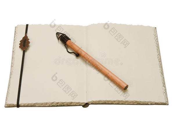 古代风格的笔记本和铅笔