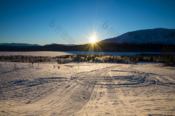 <strong>雪地</strong>摩托雪道的冬季<strong>美景</strong>