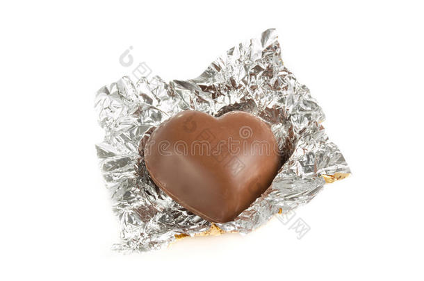 锡纸包装的心形巧克力