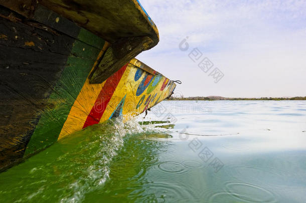 尼日尔河上的传统渔船