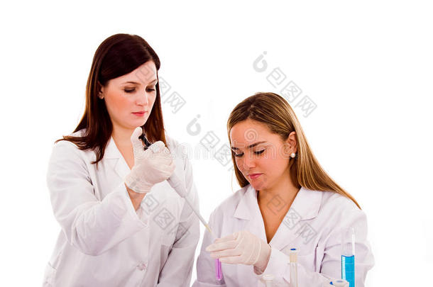 两位女科学家