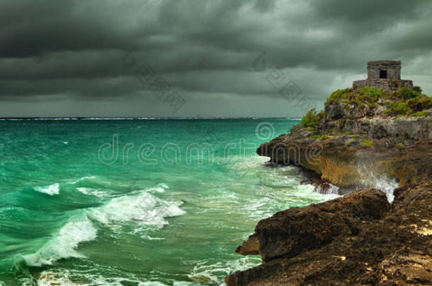 墨西哥古玛雅城市图勒姆加勒比海海岸风暴前