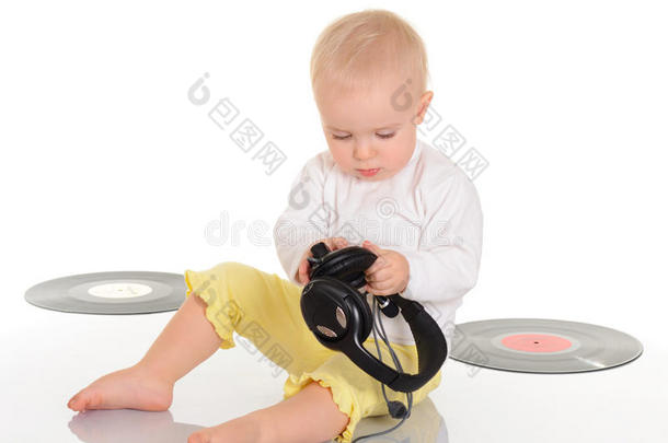 婴儿玩旧<strong>唱片</strong>和耳<strong>机</strong>