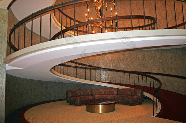 现代圆形楼梯
