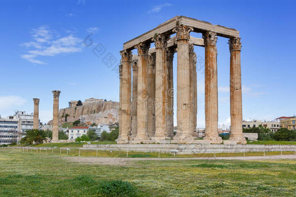 <strong>奥林匹亚</strong>宙斯神庙，背景雅典卫城，希腊雅典