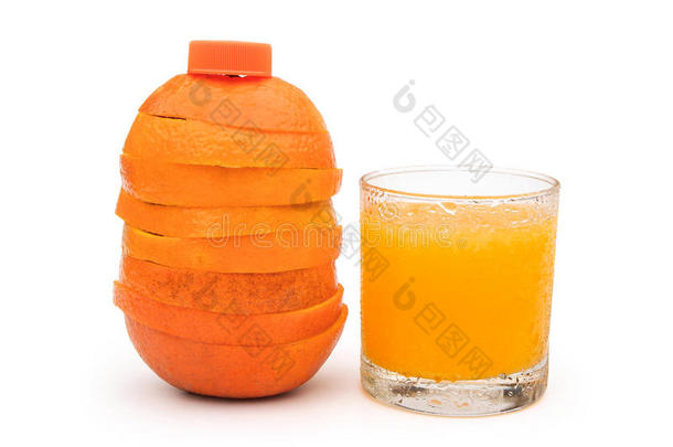 橘子片叠起<strong>来</strong>，<strong>一杯</strong>橙汁