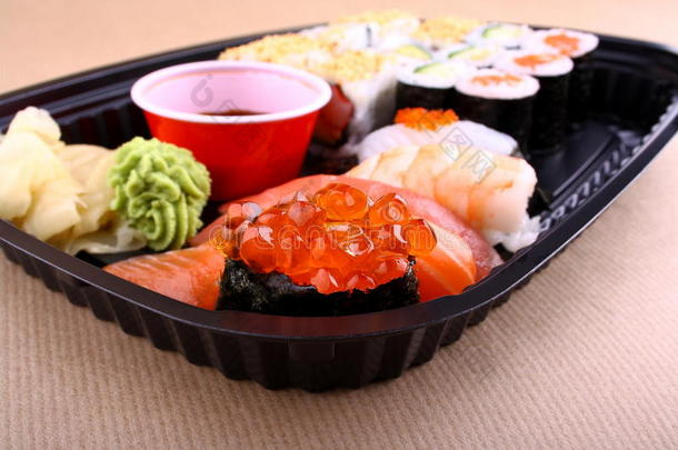 关注宜村特色寿司菜单