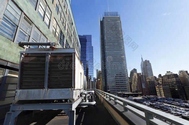 港务局屋顶停车场和摩天大楼曼哈顿纽约<strong>暖通</strong>空调