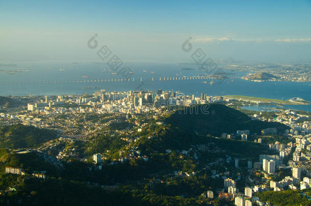 里约热内卢市中心和里约尼特罗伊大桥