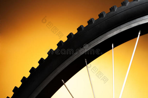 橙色的自行车轮胎