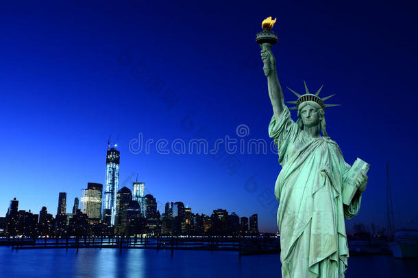 纽约市天际线和自由女神像，纽约，美国