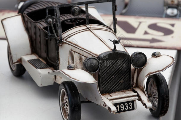 老式汽车模型