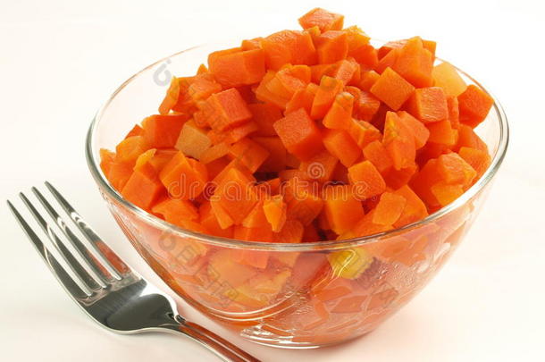 煮熟的切碎胡萝卜