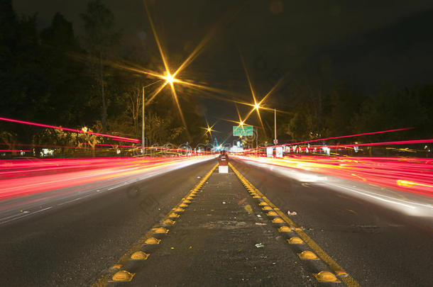 夜间照明街道