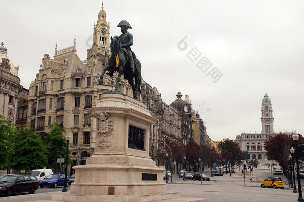 葡萄牙波尔图国王多姆佩德罗六世的雕像。