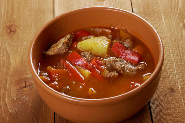 保加利亚传统汤chorba。