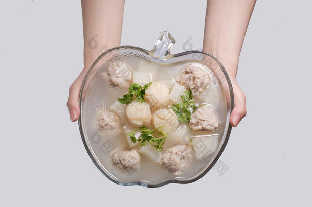 中国汤-扇贝肉丸萝卜汤