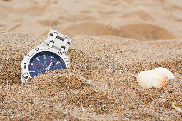 海滩上丢失的手表