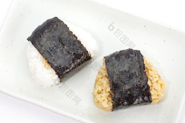 日本料理，<strong>饭团</strong>onigiri