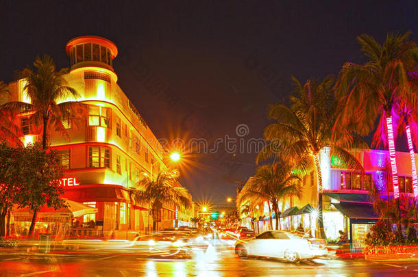 佛罗里达迈阿密海滩，多彩的<strong>夏夜</strong>景色