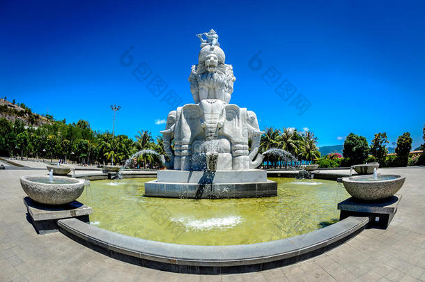 越南芽庄珍珠岛入口喷泉