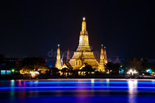 瓦特阿伦夜景