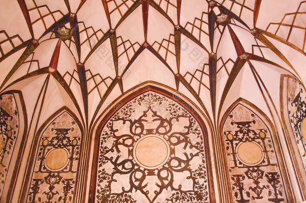 <strong>爱</strong>尔兰共和国卡山历史老房子天花板装饰内部