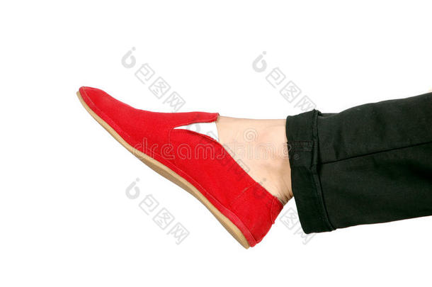 一双红色运动鞋