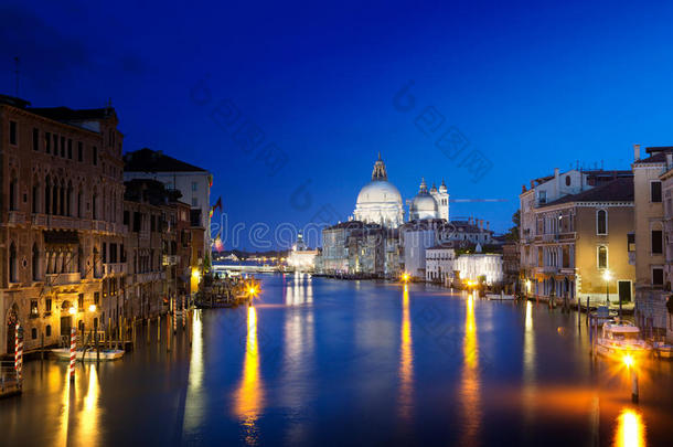 威尼斯，大运河和<strong>圣玛丽</strong>亚<strong>教堂</strong>