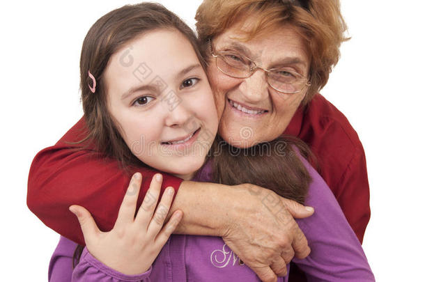奶奶和孙女拥抱