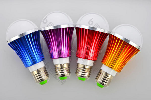 彩色led灯泡，led灯泡绿色光源绿色照明节能灯泡环保