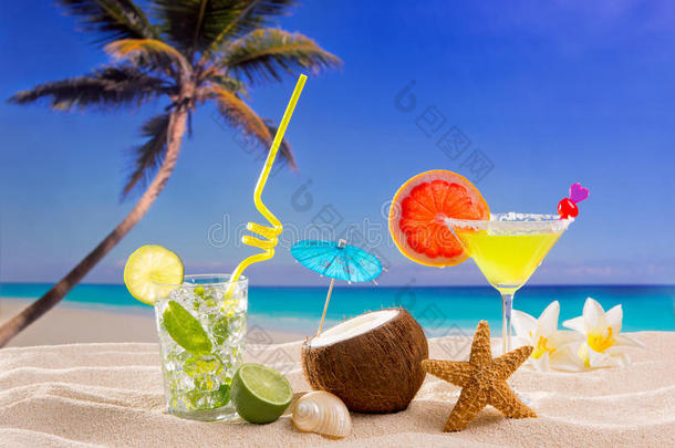 加勒比热带海滩鸡尾酒莫吉托玛格丽塔