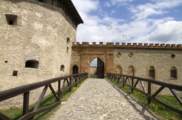 城堡的塔楼和大门