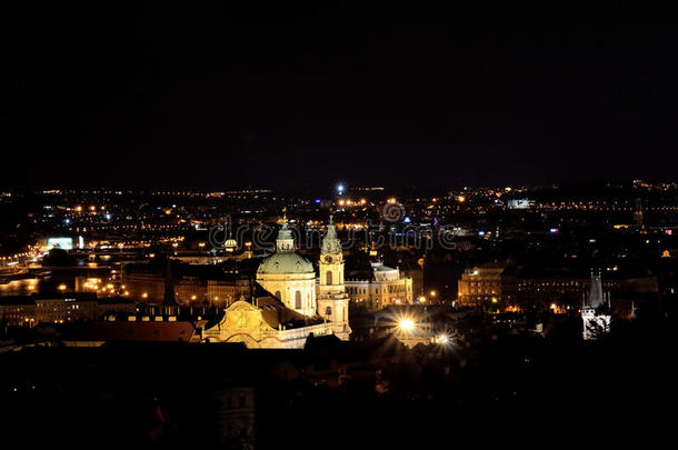 布拉格城市建筑夜景