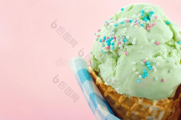 甜筒青梨冰淇淋