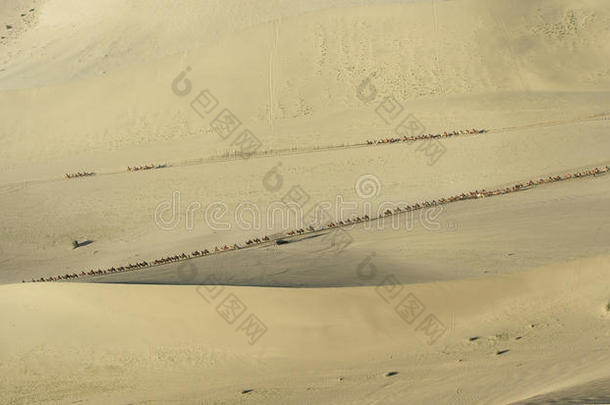秋天贫瘠的瓷器<strong>沙漠</strong>沙丘