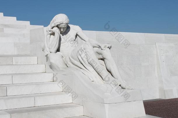<strong>悲伤</strong>的<strong>人物</strong>雕塑在加拿大维米岭纪念馆，法国