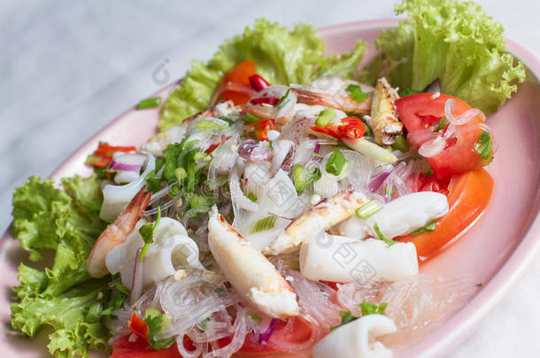 泰式海鲜辣味沙拉