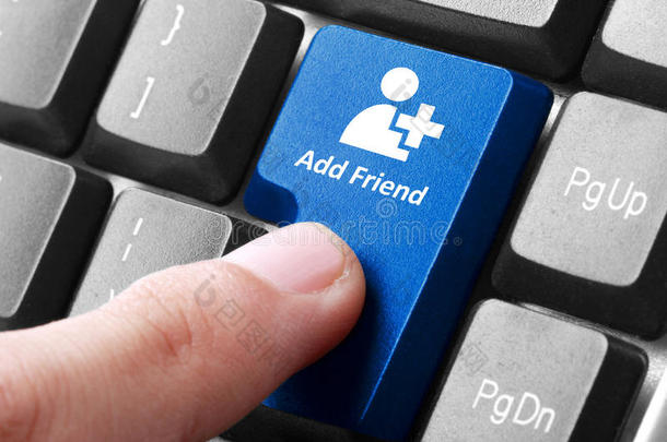 键盘上的蓝色添加好友按钮