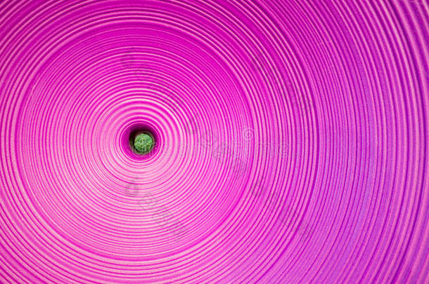 同心紫色圆圈，塑料纹理
