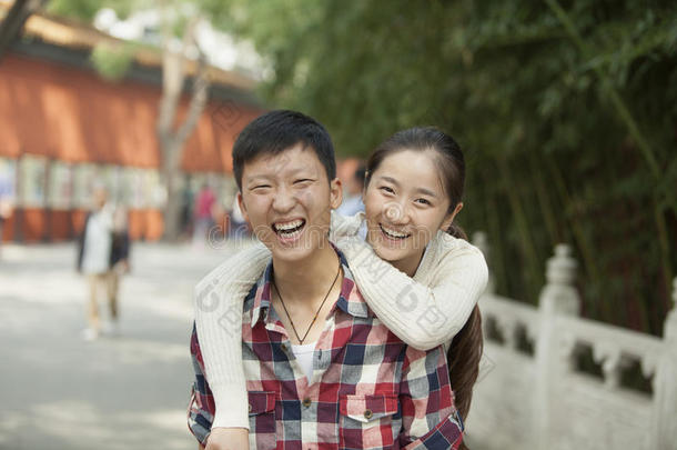 中国青年夫妇画像