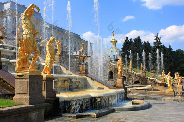 俄罗斯彼得霍夫喷泉