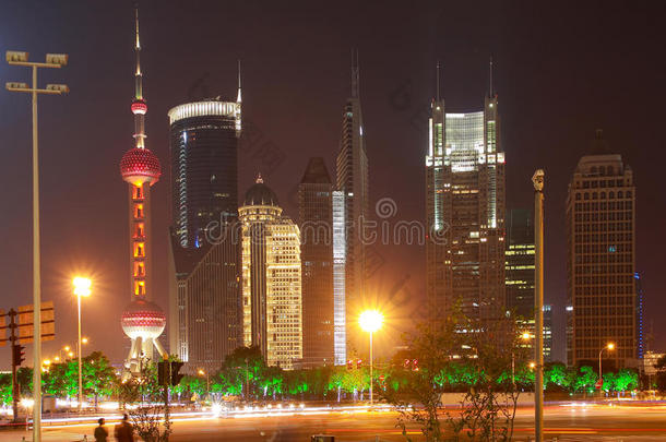 中国<strong>上海</strong>世纪大道的<strong>街景</strong>。