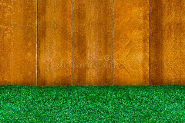 绿草木板