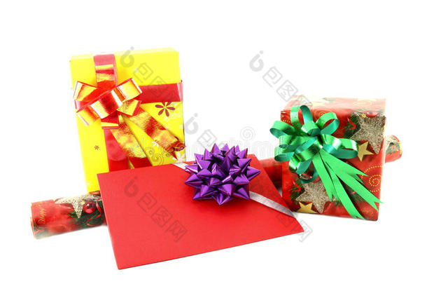 礼品盒和卷纸及礼品卡