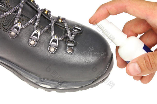 防护喷剂处理登山鞋